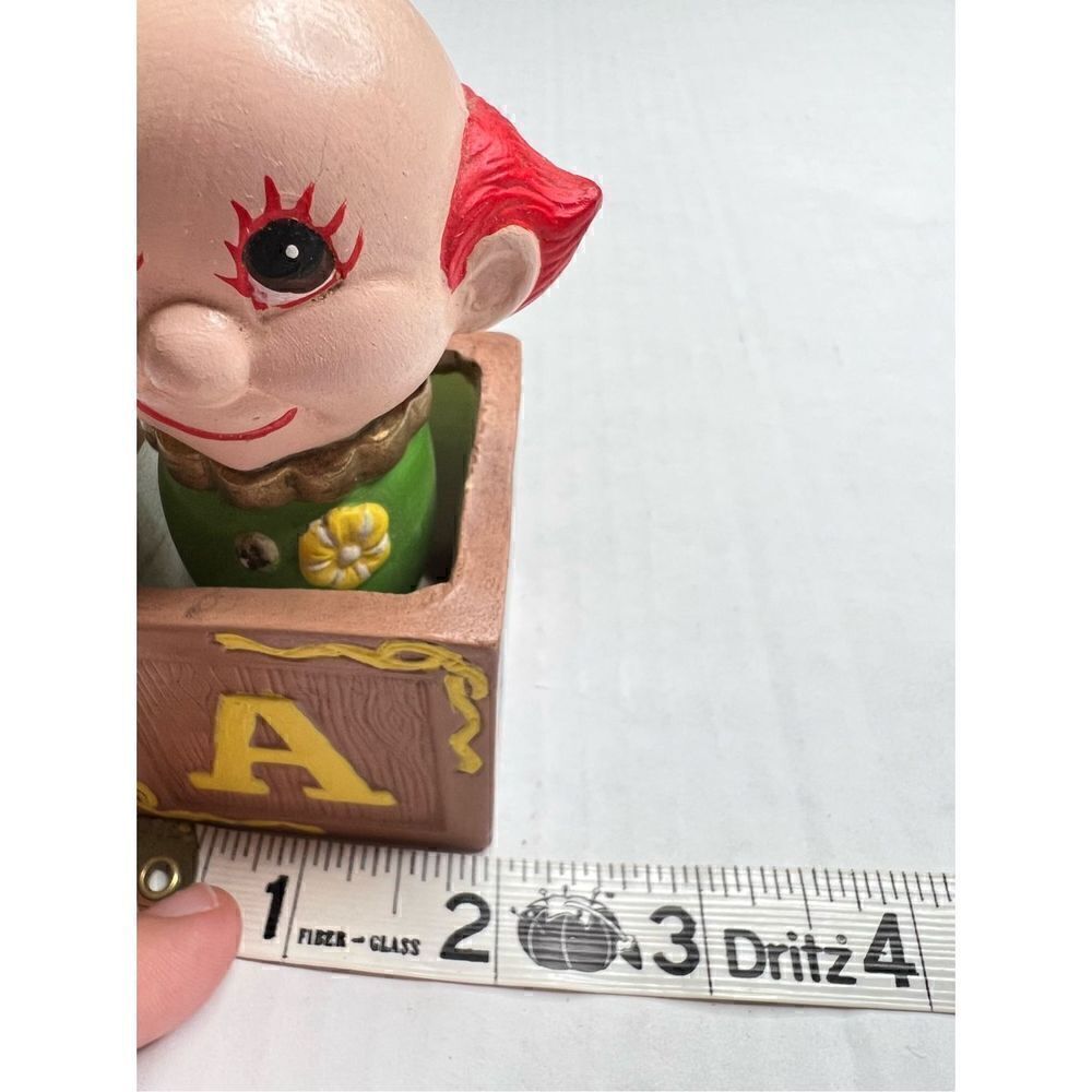 Vintage clown in alphabet block - Picture 7 of 10